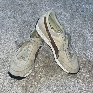 Puma sneakers, size 9